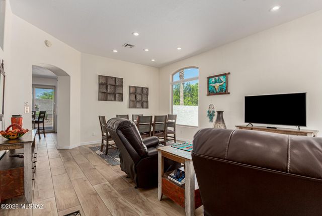 1382 W Sundial Place, Oro Valley, AZ 85737