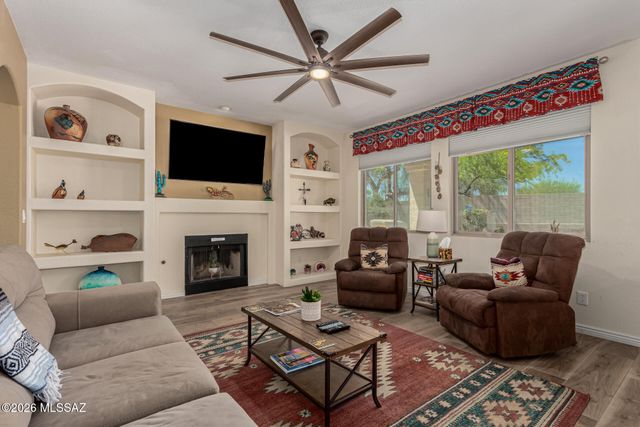 1382 W Sundial Place, Oro Valley, AZ 85737