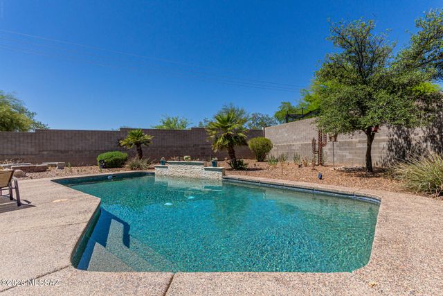 1382 W Sundial Place, Oro Valley, AZ 85737