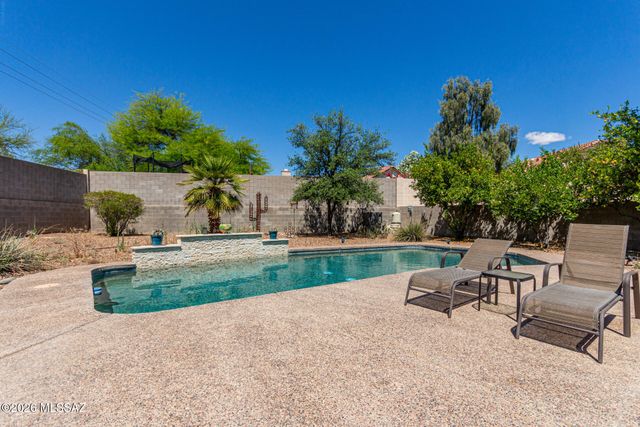 1382 W Sundial Place, Oro Valley, AZ 85737