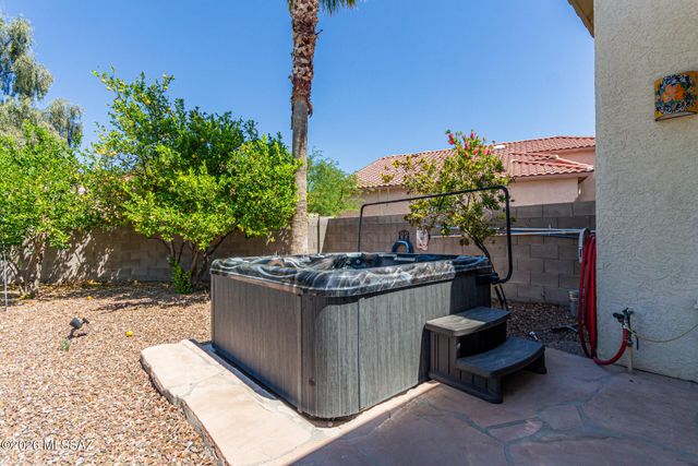 1382 W Sundial Place, Oro Valley, AZ 85737