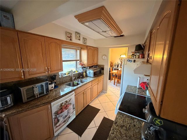 9601 NW 16th Street, Pembroke Pines, FL 33024