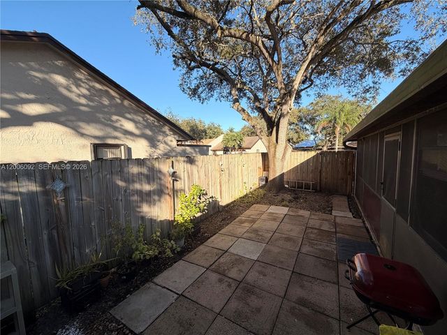 9601 NW 16th Street, Pembroke Pines, FL 33024