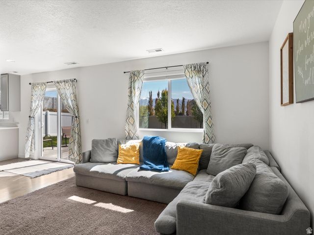 1512 W PARKVIEW DR, Syracuse, UT 84075