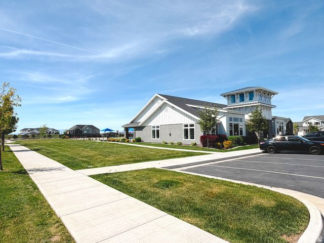 1512 W PARKVIEW DR, Syracuse, UT 84075
