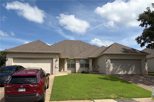 6241 & 6243 Milliken Bend, Fayetteville, AR 72704
