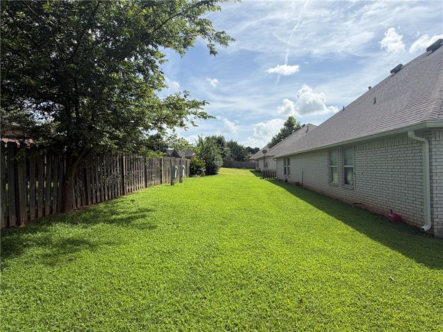 6241 & 6243 Milliken Bend, Fayetteville, AR 72704