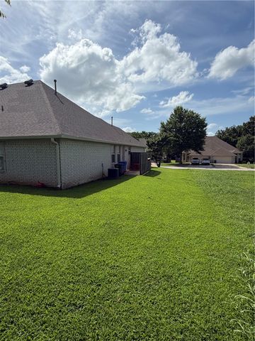 6241 & 6243 Milliken Bend, Fayetteville, AR 72704