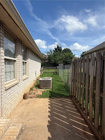 6241 & 6243 Milliken Bend, Fayetteville, AR 72704