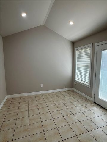 6241 & 6243 Milliken Bend, Fayetteville, AR 72704
