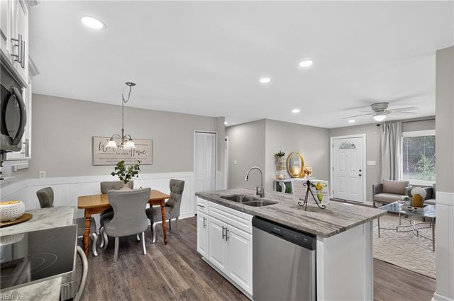 206 Cellardoor CT, Hampton, VA 23666