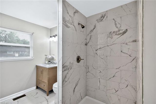 206 Cellardoor CT, Hampton, VA 23666