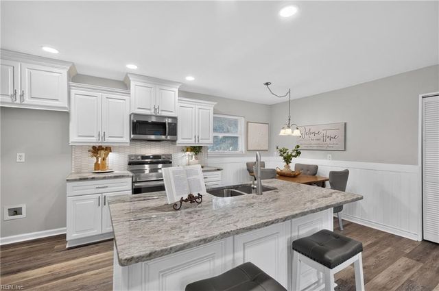 206 Cellardoor CT, Hampton, VA 23666