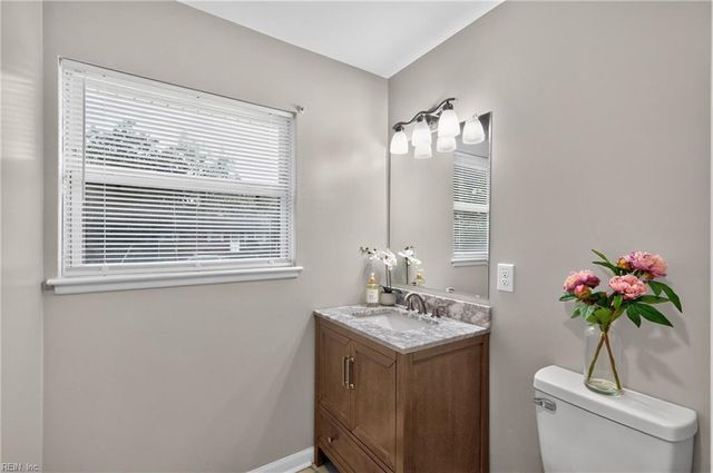 206 Cellardoor CT, Hampton, VA 23666