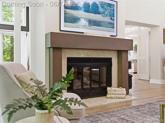 202 Nakomis Trail, Lake Orion, MI 48362