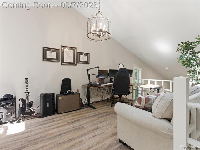 202 Nakomis Trail, Lake Orion, MI 48362