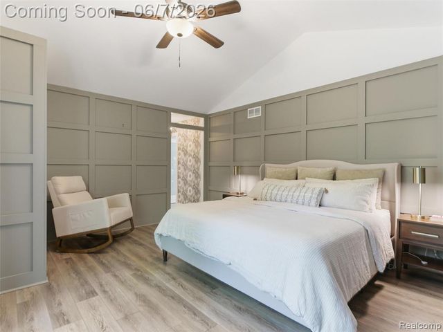 202 Nakomis Trail, Lake Orion, MI 48362
