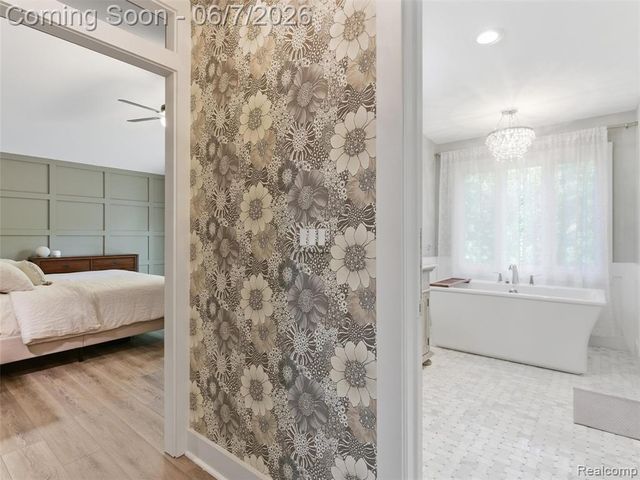 202 Nakomis Trail, Lake Orion, MI 48362