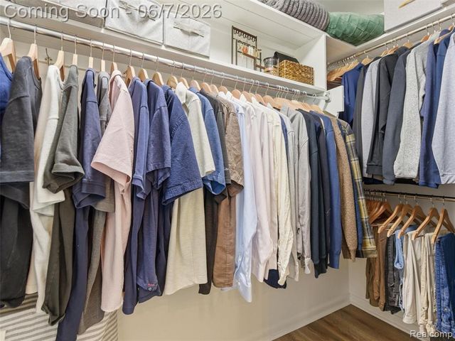 202 Nakomis Trail, Lake Orion, MI 48362