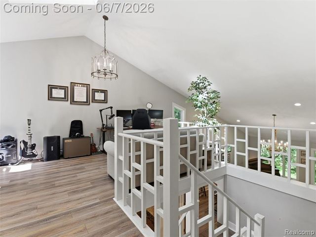 202 Nakomis Trail, Lake Orion, MI 48362