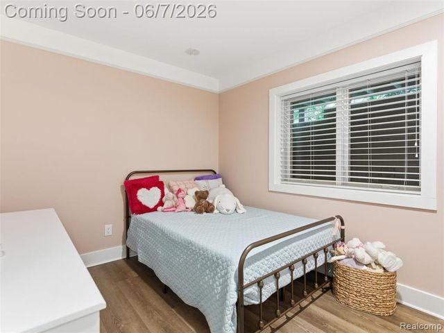 202 Nakomis Trail, Lake Orion, MI 48362