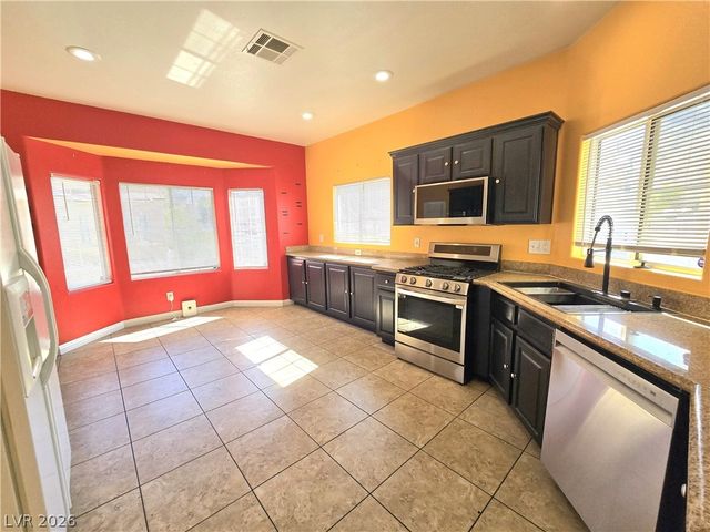 10520 Sun Palace Court, Las Vegas, NV 89129