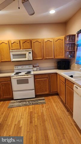 1100 STATION DR, La Plata, MD 20646