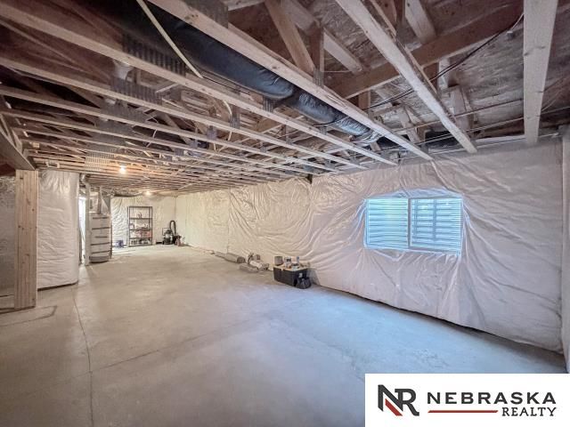 8716 S 163rd Street, Omaha, NE 68136