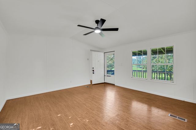 5724 Highway 82 SPUR, Commerce, GA 30529