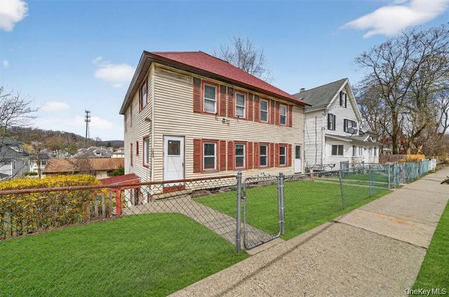 664-666 N Division St 3F, Peekskill, NY 10566