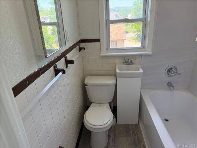 664-666 N Division St 3F, Peekskill, NY 10566