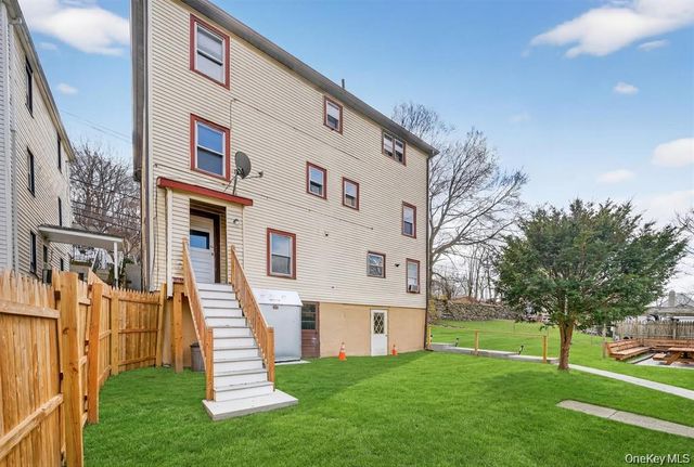 664-666 N Division St 3F, Peekskill, NY 10566