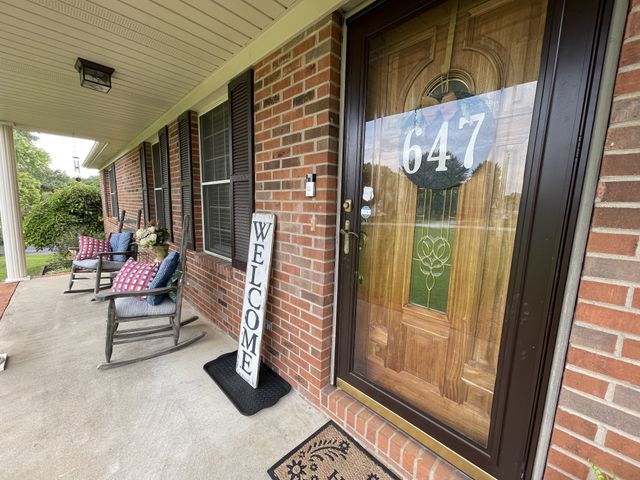 647 Chitwood Dr, Lafayette, TN 37083