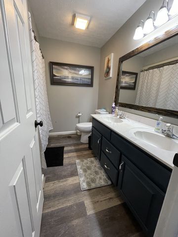 647 Chitwood Dr, Lafayette, TN 37083