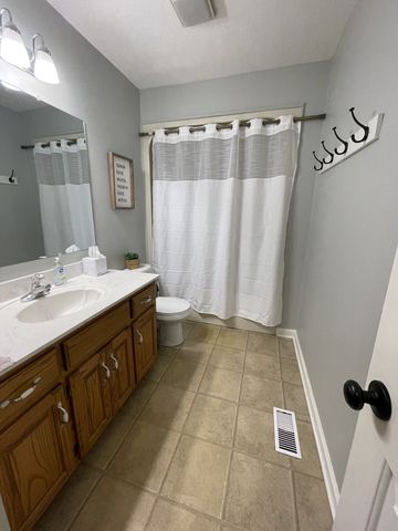 647 Chitwood Dr, Lafayette, TN 37083