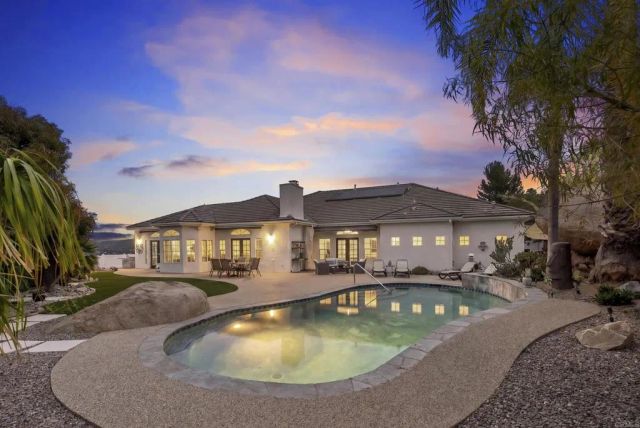 1221 Vista Grande Road, El Cajon, CA 92019