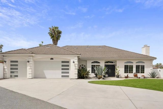 1221 Vista Grande Road, El Cajon, CA 92019