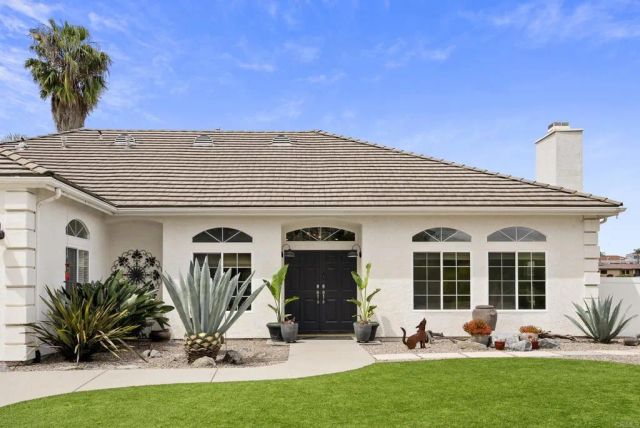 1221 Vista Grande Road, El Cajon, CA 92019