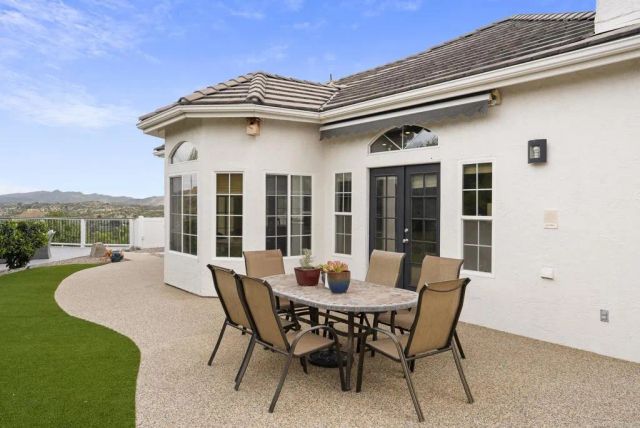 1221 Vista Grande Road, El Cajon, CA 92019