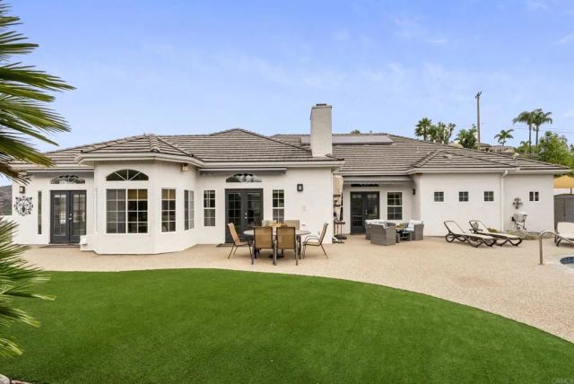 1221 Vista Grande Road, El Cajon, CA 92019