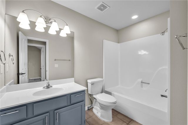 814 Irelan Street, Lowell, AR 72745