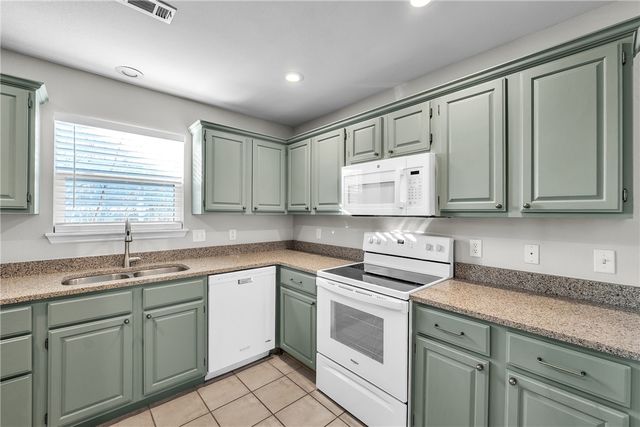 814 Irelan Street, Lowell, AR 72745