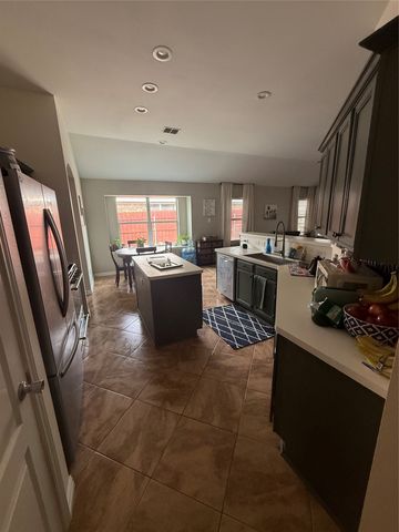 4045 Diamond Ridge Drive, Fort Worth, TX 76244