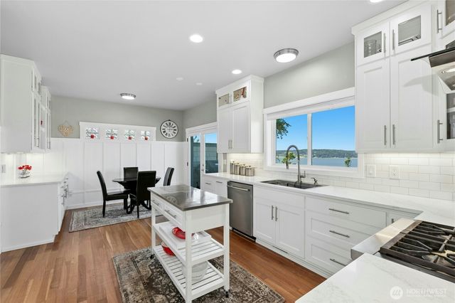 407 Vanderlin Drive, Camano Island, WA 98282