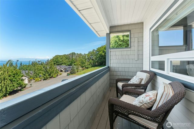 407 Vanderlin Drive, Camano Island, WA 98282