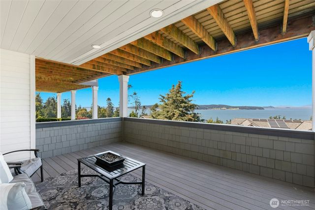 407 Vanderlin Drive, Camano Island, WA 98282