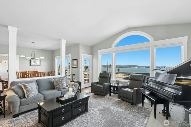 407 Vanderlin Drive, Camano Island, WA 98282