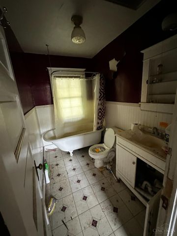 1917 Brinkmeier Avenue, Cincinnati, OH 45225