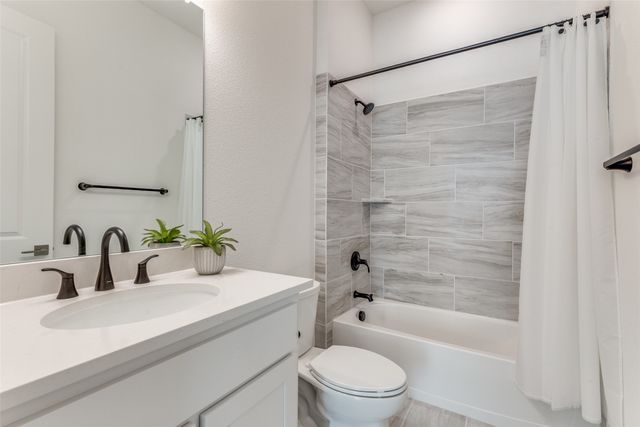 817 Ranchland Road, Justin, TX 76247