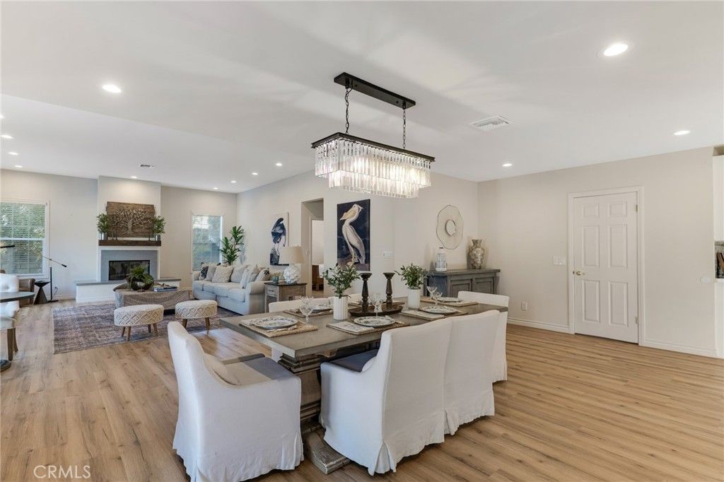 Image 14 of property listing at 10238 Tunney, Northridge, CA 91324